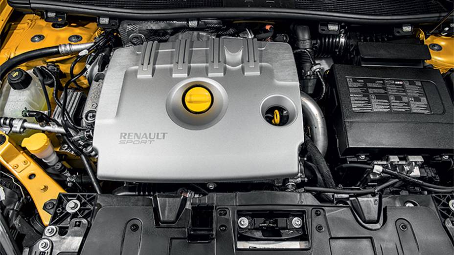 Motor gera 265 cv de potência | <a href="https://gutenberg.quatrorodas.abril.com.br/carros/impressoes/renault-megane-rs-cup-754473.shtml" rel="migration">Leia mais</a>