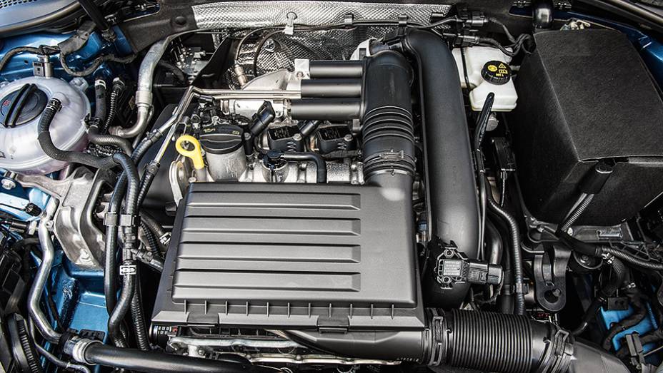 Motor tem prepara&ccedil;&atilde;o mais forte, com 140 cv | <a href="https://gutenberg.quatrorodas.abril.com.br/carros/comparativos/audi-a3-x-vw-golf-757579.shtml" rel="migration">Leia mais</a>