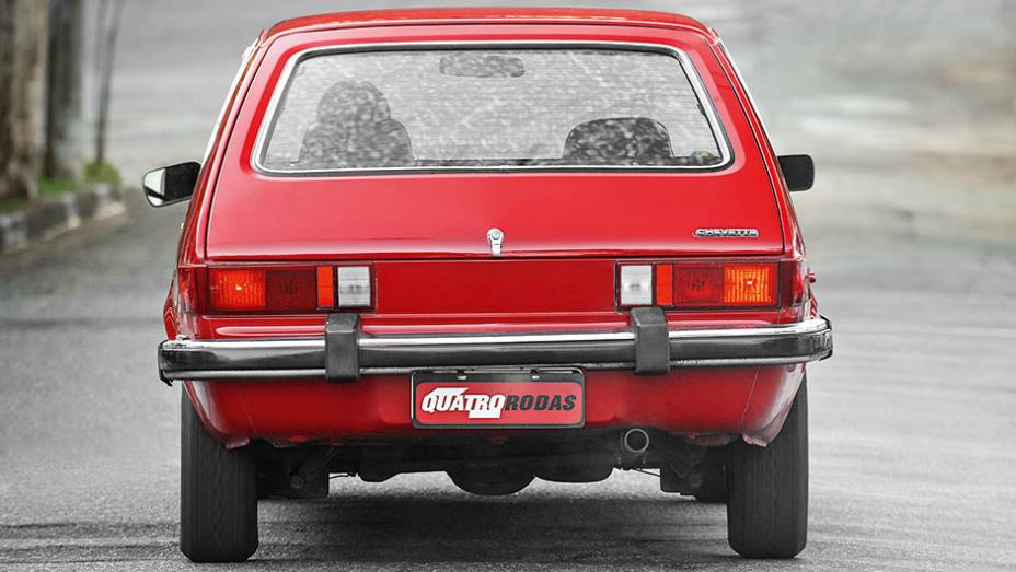 A tampa traseira ampla facilitava o acesso a cargas volumosas | <a href="https://gutenberg.quatrorodas.abril.com.br/carros/classicos-brasileiros/chevrolet-chevette-hatch-760503.shtml" rel="migration">Leia mais</a>