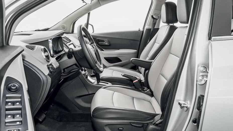 Espaço interno e... | <a href="https://gutenberg.quatrorodas.abril.com.br/carros/testes/chevrolet-tracker-ltz-1-8-758669.shtml" rel="migration">Leia mais</a>