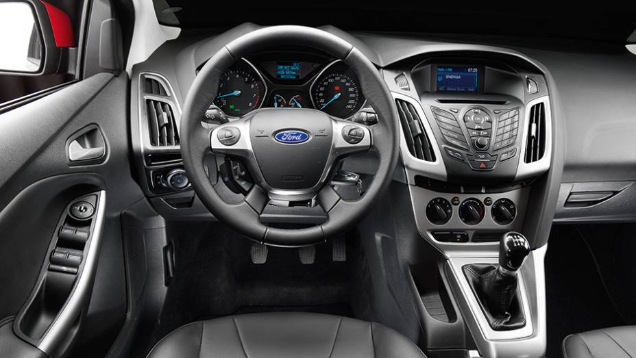 Apliques de cor cinza,... | <a href="https://gutenberg.quatrorodas.abril.com.br/carros/comparativos/hatches-medios-762947.shtml" rel="migration">Leia mais</a> Apliques de cor cinza,... | <a href="https://gutenberg.quatrorodas.abril.com.br/carros/comparativos/hatches-medios-762947.shtml" rel="migration">Leia mais</a>