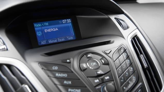... LCD colorido... | <a href="https://gutenberg.quatrorodas.abril.com.br/carros/comparativos/hatches-medios-762947.shtml" rel="migration">Leia mais</a> ... LCD colorido... | <a href="https://gutenberg.quatrorodas.abril.com.br/carros/comparativos/hatches-medios-762947.shtml" rel="migration">Leia mais</a>