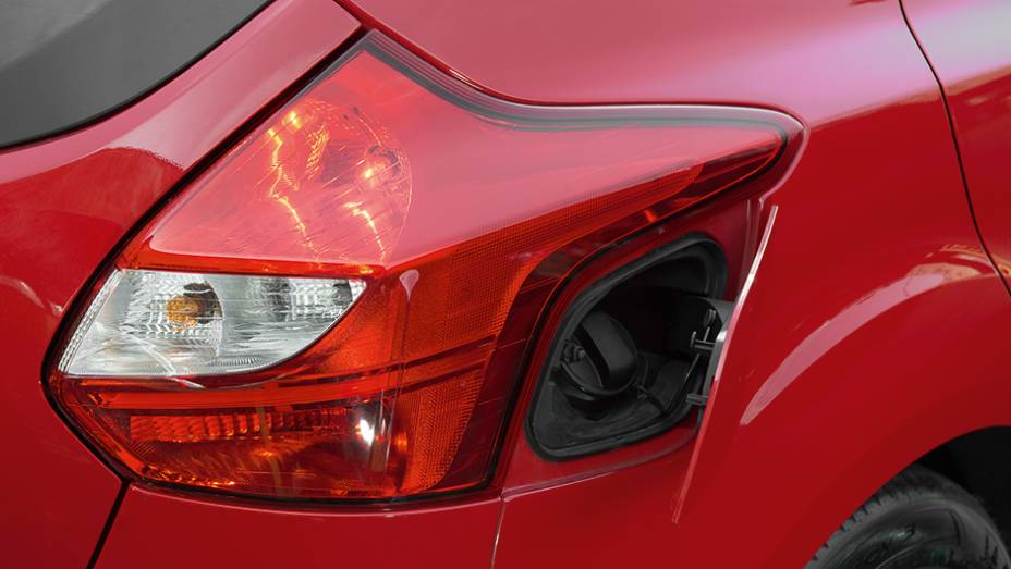 | <a href="https://gutenberg.quatrorodas.abril.com.br/carros/comparativos/hatches-medios-762947.shtml" rel="migration">Leia mais</a>