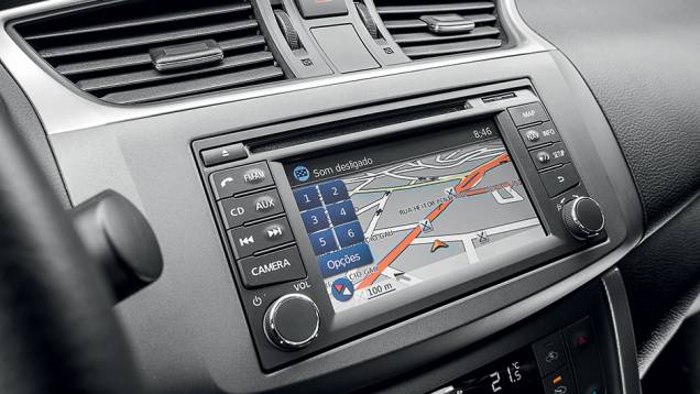 Tela central é sensível ao toque | <a href="https://gutenberg.quatrorodas.abril.com.br/carros/testes/nissan-sentra-762995.shtml" rel="migration">Leia mais</a> Tela central é sensível ao toque | <a href="https://gutenberg.quatrorodas.abril.com.br/carros/testes/nissan-sentra-762995.shtml" rel="migration">Leia mais</a>