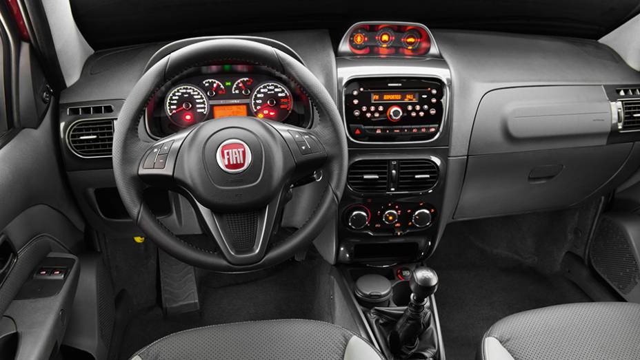 No interior da cabine da Strada, h&aacute; novas cores, texturas e grafismos | <a href="https://gutenberg.quatrorodas.abril.com.br/carros/testes/fiat-strada-adventure-1-6-16v-cd-762709.shtml" rel="migration">Leia mais</a>