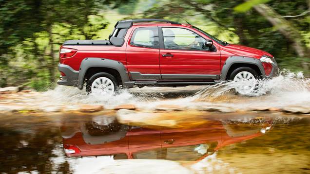 A terceira porta de acesso fica do lado direito da carroceria | <a href="https://gutenberg.quatrorodas.abril.com.br/carros/testes/fiat-strada-adventure-1-6-16v-cd-762709.shtml" rel="migration">Leia mais</a> A terceira porta de acesso fica do lado direito da carroceria | <a href="https://gutenberg.quatrorodas.abril.com.br/carros/testes/fiat-strada-adventure-1-6-16v-cd-762709.shtml" rel="migration">Leia mais</a>
