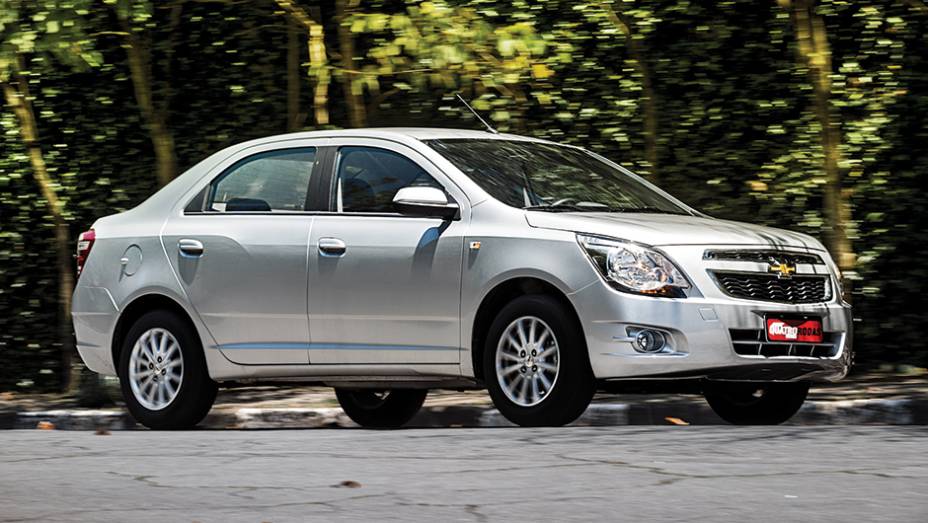 1&ordm; lugar Dimens&otilde;es: Cobalt LT. A GM enviou um Cobalt LTZ para as fotos, mas o LT &eacute; bem menos equipado | <a href="https://gutenberg.quatrorodas.abril.com.br/carros/comparativos/sedas-45-mil-reais-764153.shtml" rel="migration">Leia mais</a>