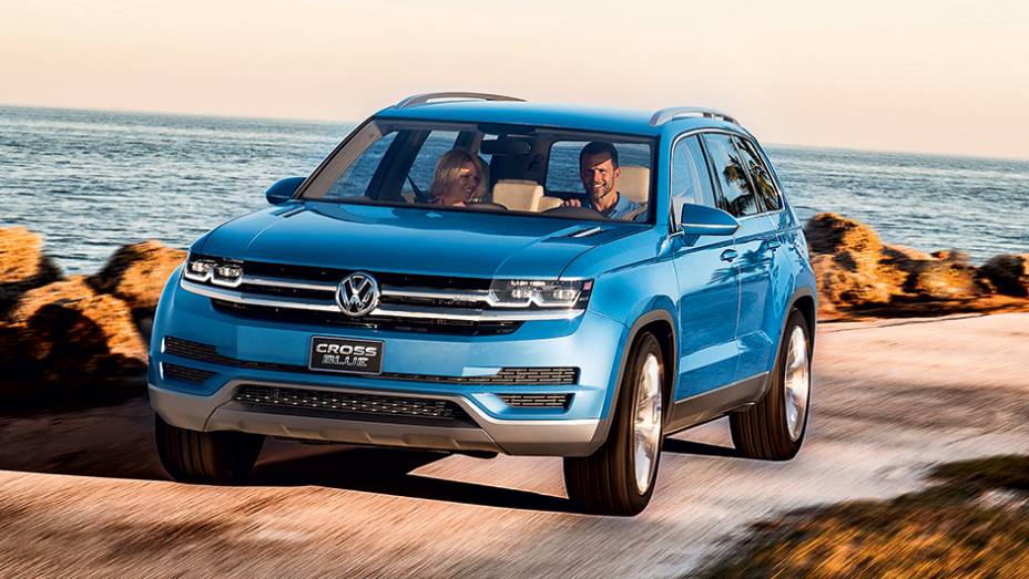 Teto rebaixado aproxima o SUV de uma perua | <a href="https://gutenberg.quatrorodas.abril.com.br/carros/impressoes/volkswagen-crossblue-766158.shtml" rel="migration">Leia mais</a>