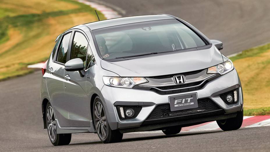 Novo Fit exibe design cheio de vincos e recortes nada discretos | <a href="https://gutenberg.quatrorodas.abril.com.br/carros/impressoes/honda-fit-765447.shtml" rel="migration">Leia mais</a>