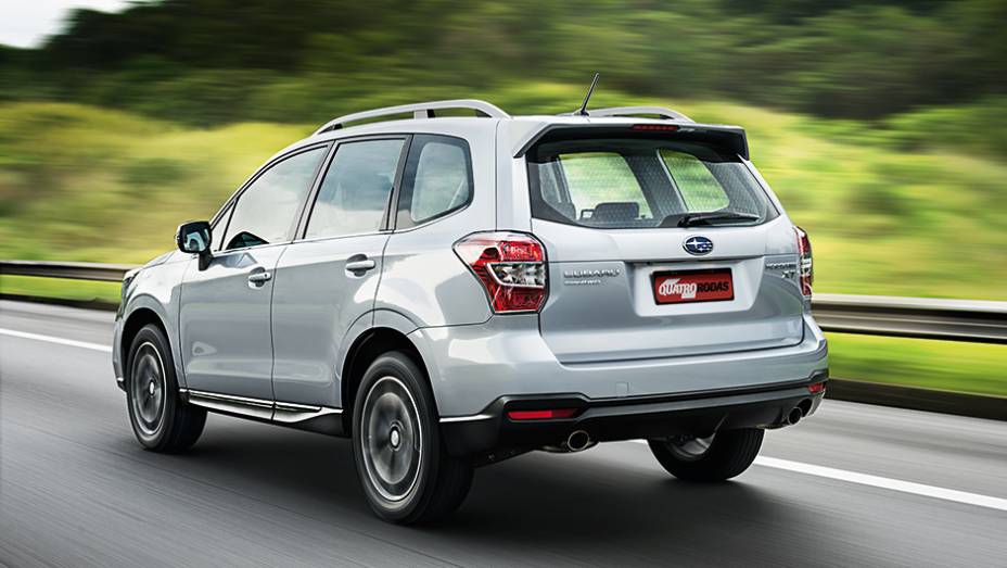Proteção contra raios UV nos vidros e abertura elétrica da tampa traseira | <a href="https://gutenberg.quatrorodas.abril.com.br/carros/testes/subaru-forester-2-0-xt-turbo-772015.shtml" rel="migration">Leia mais</a>