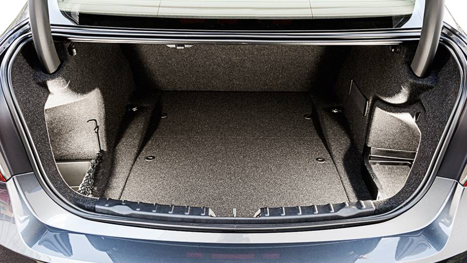 Dobradiças convencionais roubam espaço | <a href="https://gutenberg.quatrorodas.abril.com.br/carros/testes/bmw-320i-activeflex-774586.shtml" rel="migration">Leia mais</a> Dobradiças convencionais roubam espaço | <a href="https://gutenberg.quatrorodas.abril.com.br/carros/testes/bmw-320i-activeflex-774586.shtml" rel="migration">Leia mais</a>