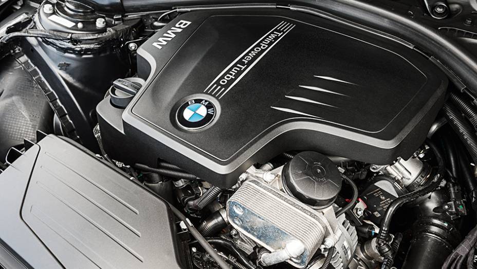 Motor: turbo, flex e longitudinal | <a href="https://gutenberg.quatrorodas.abril.com.br/carros/testes/bmw-320i-activeflex-774586.shtml" rel="migration">Leia mais</a>