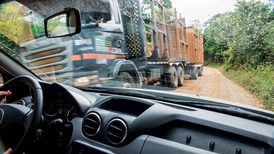 O comboio parou algumas vezes para dar passagem a animais… | <a href="https://gutenberg.quatrorodas.abril.com.br/carros/testes/aventureiros-urbanos-777231.shtml" rel="migration">Leia mais</a>