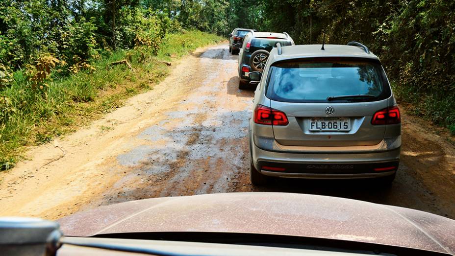 | <a href="https://gutenberg.quatrorodas.abril.com.br/carros/testes/aventureiros-urbanos-777231.shtml" rel="migration">Leia mais</a>
