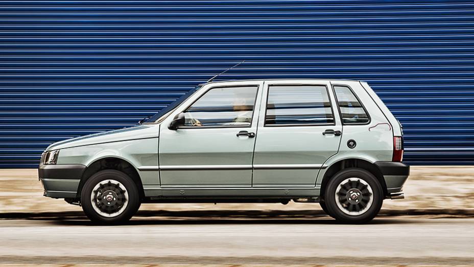 Mille d&aacute; adeus ao mercado com tiragem de 2 000 unidades | <a href="https://gutenberg.quatrorodas.abril.com.br/carros/impressoes/fiat-grazie-mille-774026.shtml" rel="migration">Leia mais</a>