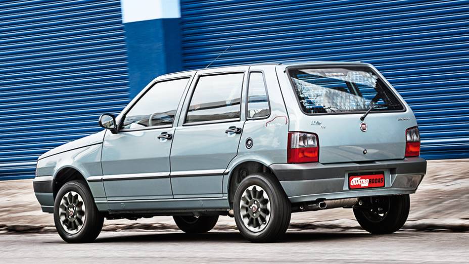 Cor verde Saquarema s&oacute; est&aacute; dispon&iacute;vel na vers&atilde;o de despedida. Lanternas fum&ecirc; s&atilde;o de s&eacute;rie | <a href="https://gutenberg.quatrorodas.abril.com.br/carros/impressoes/fiat-grazie-mille-774026.shtml" rel="migration">Leia mais</a>