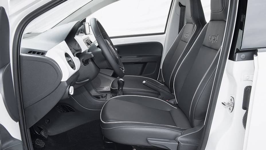 Na frente, o ajuste de altura &eacute; item de s&eacute;rie | <a href="https://gutenberg.quatrorodas.abril.com.br/carros/testes/volkswagen-up-773936.shtml" rel="migration">Leia mais</a>