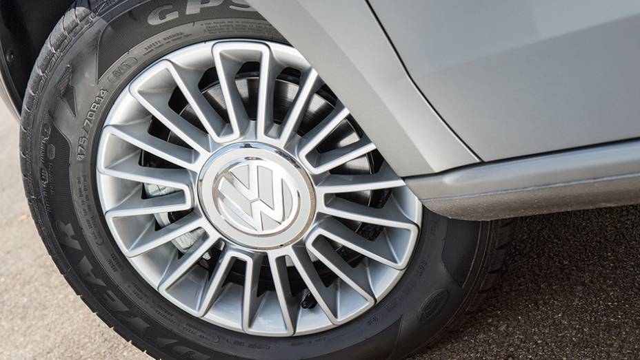 MOVE UP!: Nome da roda aro 14 &eacute; Amsterdan | <a href="https://gutenberg.quatrorodas.abril.com.br/carros/testes/volkswagen-up-773936.shtml" rel="migration">Leia mais</a>