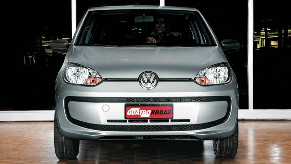 Up! leva gosto de novidade ao segmento de carros básicos | <a href="https://gutenberg.quatrorodas.abril.com.br/carros/comparativos/hatches-compactos-entrada-779938.shtml" rel="migration">Leia mais</a>