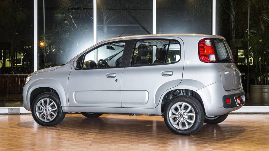 Uno enfrenta o Up! com duas motoriza&ccedil;&otilde;es, 1.0 e 1.4. O mais potente n&atilde;o compromete o consumo | <a href="https://gutenberg.quatrorodas.abril.com.br/carros/comparativos/hatches-compactos-entrada-779938.shtml" rel="migration">Leia mais</a>