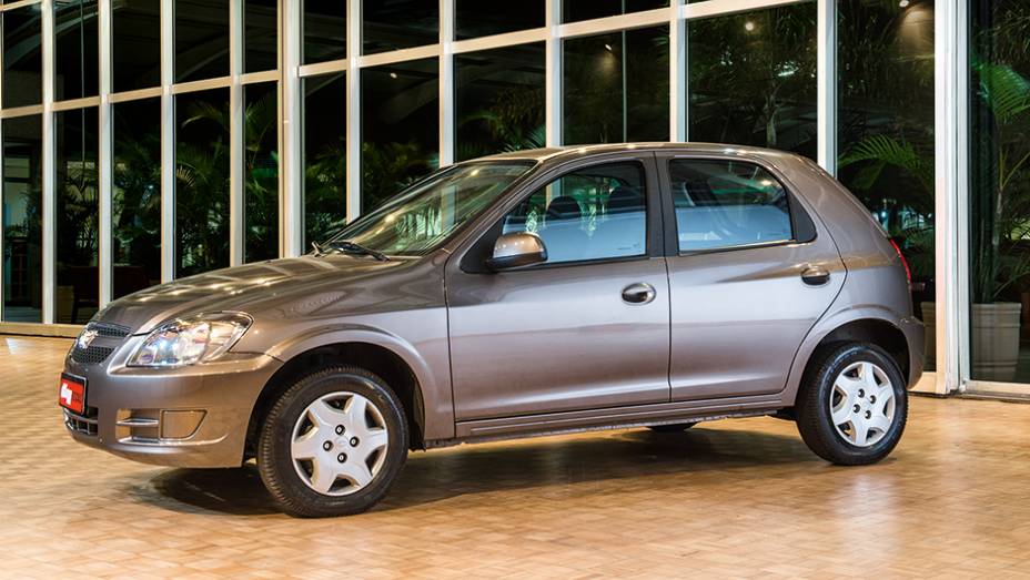 Celta está ultrapassado e será substituído por um novo subcompacto, mas tem boa fama no mercado | <a href="https://gutenberg.quatrorodas.abril.com.br/carros/comparativos/hatches-compactos-entrada-779938.shtml" rel="migration">Leia mais</a>