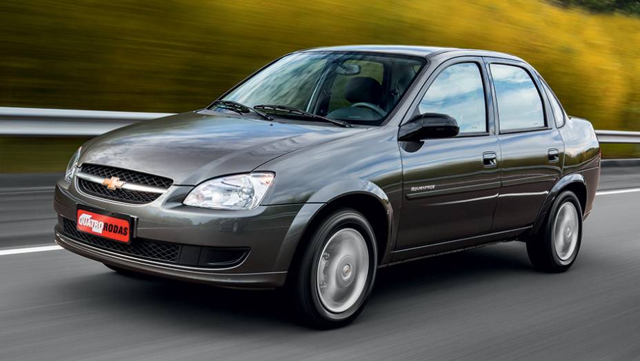 S&eacute;rie Advantage: rodas aro 14 e frisos nas portas | <a href="https://gutenberg.quatrorodas.abril.com.br/carros/impressoes/chevrolet-classic-advantage-1-0-780914.shtml" rel="migration">Leia mais</a>