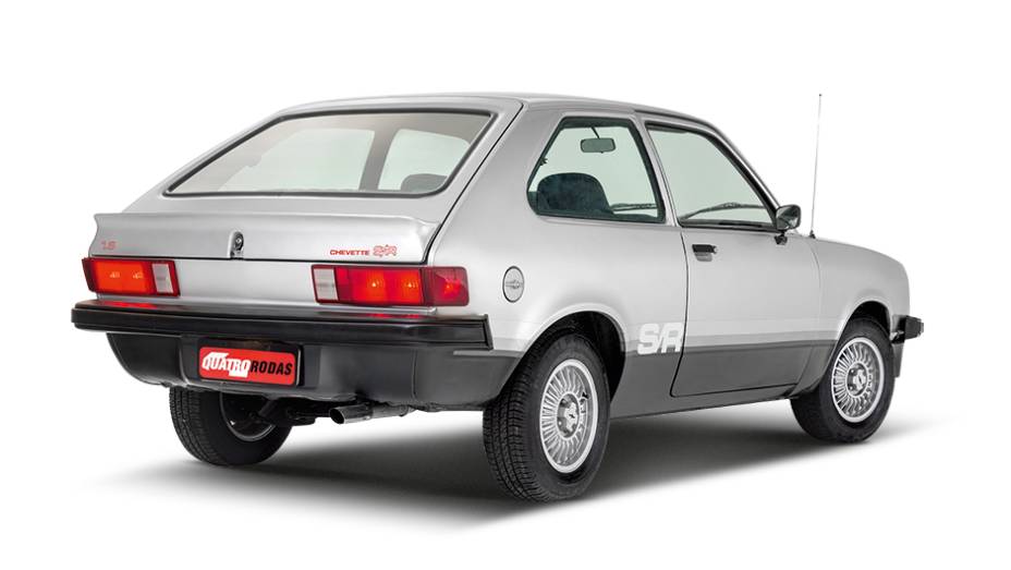 O aerofólio era o destaque na traseira do S/R | <a href="https://gutenberg.quatrorodas.abril.com.br/carros/classicos-brasileiros/chevrolet-chevette-s-r-782545.shtml" rel="migration">Leia mais</a>