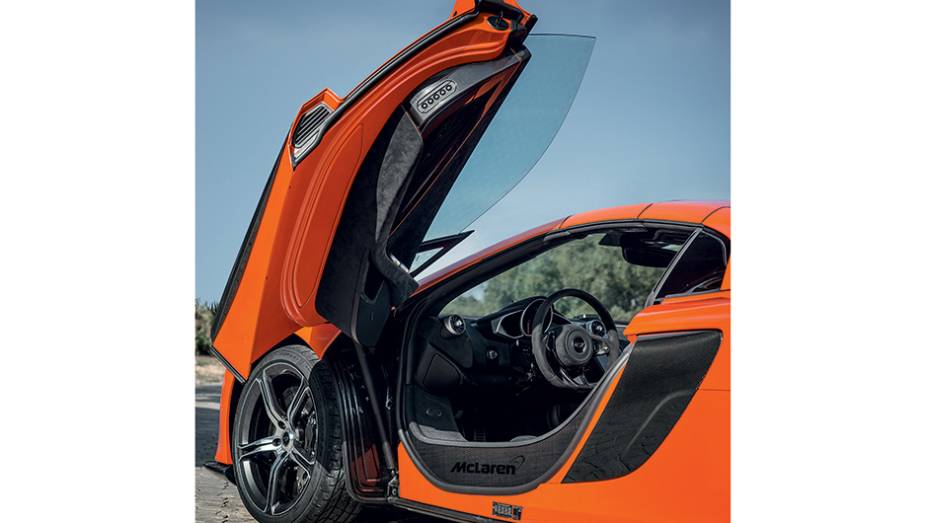 Para entrar, salte sobre o batente da porta | <a href="https://gutenberg.quatrorodas.abril.com.br/carros/impressoes/mclaren-650s-787311.shtml" rel="migration">Leia mais</a>