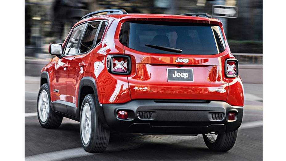 O "X" nas lanternas vem dos galões de gasolina que antigos jipes carregavam atrás | <a href="https://gutenberg.quatrorodas.abril.com.br/reportagens/geral/vale-esperar-jeep-renegade-791986.shtml" rel="migration">Leia mais</a>