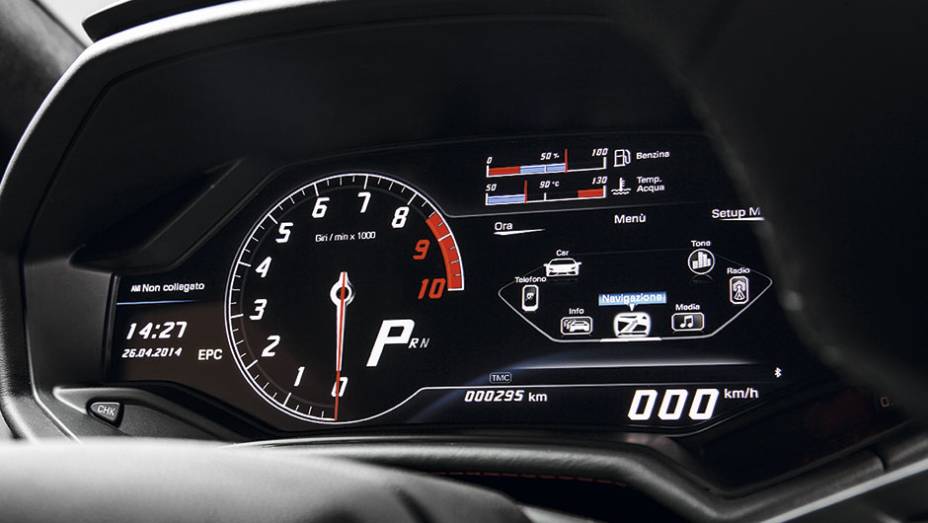 Tela digital &eacute; configur&aacute;vel | <a href="https://gutenberg.quatrorodas.abril.com.br/carros/impressoes/lamborghini-huracan-795058.shtml" rel="migration">Leia mais</a>