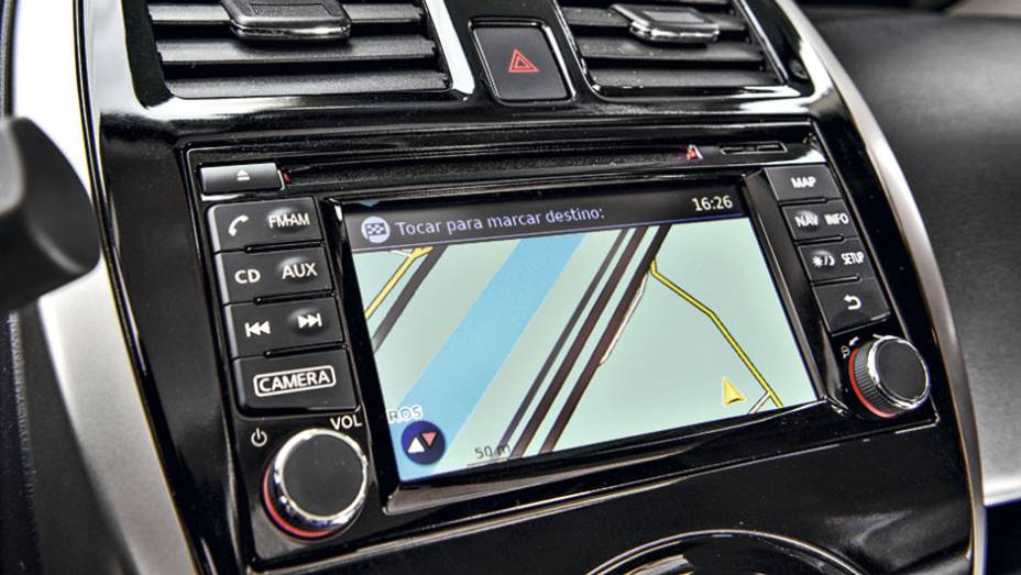 Central multim&iacute;dia tem GPS | <a href="https://gutenberg.quatrorodas.abril.com.br/carros/testes/nissan-march-792698.shtml" rel="migration">Leia mais</a>