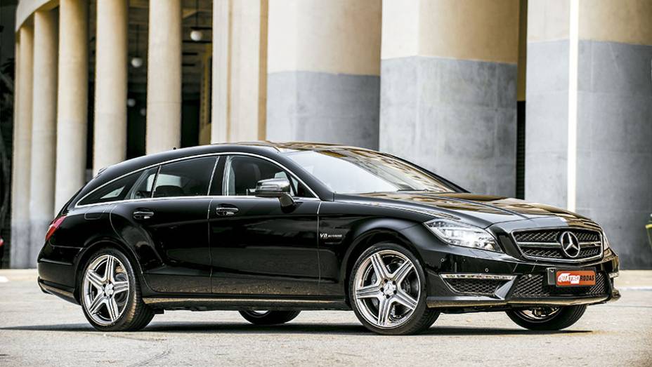 Números de respeito: 557 cv, tração nas quatro rodas e 590 litros de bagagem | <a href="https://gutenberg.quatrorodas.abril.com.br/carros/impressoes/mercedes-benz-cls-63-amg-shooting-brake-795060.shtml" rel="migration">Leia mais</a>