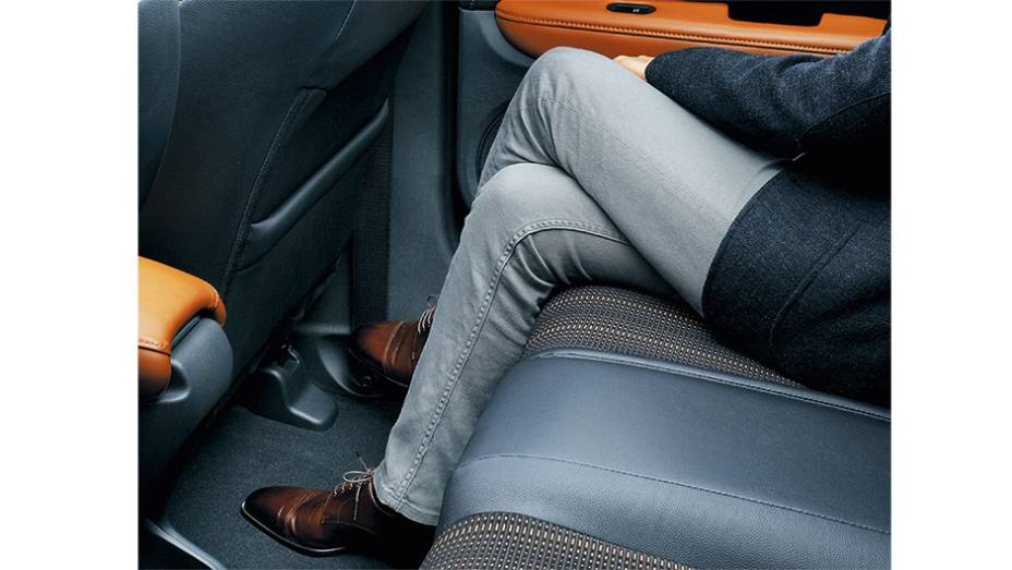 Espaço é amplo para quem viaja no banco traseiro | <a href="https://gutenberg.quatrorodas.abril.com.br/reportagens/geral/vale-esperar-honda-vezel-793591.shtml" rel="migration">Leia mais</a> Espaço é amplo para quem viaja no banco traseiro | <a href="https://gutenberg.quatrorodas.abril.com.br/reportagens/geral/vale-esperar-honda-vezel-793591.shtml" rel="migration">Leia mais</a>