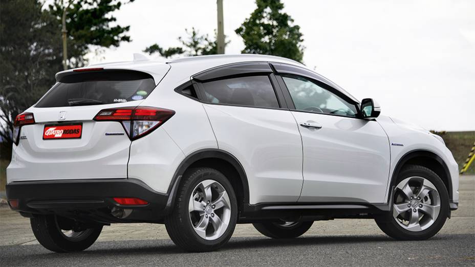 Linha do teto tem caimento de cup&ecirc; | <a href="https://gutenberg.quatrorodas.abril.com.br/reportagens/geral/vale-esperar-honda-vezel-793591.shtml" rel="migration">Leia mais</a>