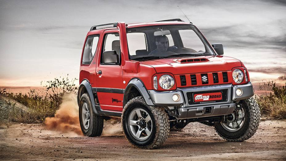 4sport traz novos para-choques e máscaras nos faróis | <a href="https://gutenberg.quatrorodas.abril.com.br/carros/impressoes/suzuki-jimny-4sport-797573.shtml" rel="migration">Leia mais</a>