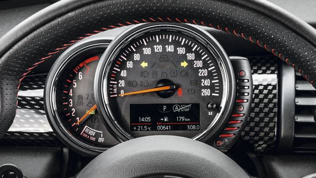 Velocímetro saiu do centro e está atrás do volante | <a href="https://gutenberg.quatrorodas.abril.com.br/carros/testes/mini-cooper-799550.shtml" rel="migration">Leia mais</a> Velocímetro saiu do centro e está atrás do volante | <a href="https://gutenberg.quatrorodas.abril.com.br/carros/testes/mini-cooper-799550.shtml" rel="migration">Leia mais</a>