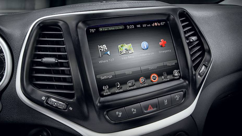 Sistema multimídia com touch screen | <a href="https://gutenberg.quatrorodas.abril.com.br/carros/impressoes/jeep-cherokee-800423.shtml" target="_blank" rel="migration">Leia mais</a>