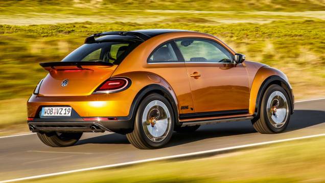 A base mecânica praticamente não sofreu alterações: motor 2.0 turbo de 210 cv e câmbio DSG de seis marchas | <a href="https://gutenberg.quatrorodas.abril.com.br/carros/impressoes/vw-beetle-dune-802397.shtml" target="_blank" rel="migration">Leia mais</a> A base mecânica praticamente não sofreu alterações: motor 2.0 turbo de 210 cv e câmbio DSG de seis marchas | <a href="https://gutenberg.quatrorodas.abril.com.br/carros/impressoes/vw-beetle-dune-802397.shtml" target="_blank" rel="migration">Leia mais</a>