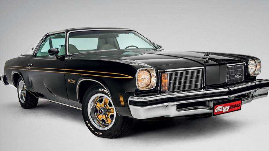 O Hurts/Olds era uma versão apimentada do Oldsmobile 442 | <a href="https://gutenberg.quatrorodas.abril.com.br/carros/classicos-grandescarros/oldsmobile-hurst-olds-802245.shtml" target="_blank" rel="migration">Leia mais</a>