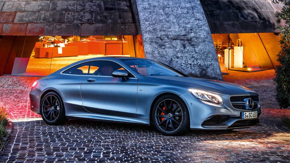 O S 63 AMG Coupé é tão bonito quanto rápido | <a href="https://gutenberg.quatrorodas.abril.com.br/carros/impressoes/mercedes-benz-s-63-amg-coupe-802403.shtml" target="_blank" rel="migration">Leia mais</a> O S 63 AMG Coupé é tão bonito quanto rápido | <a href="https://gutenberg.quatrorodas.abril.com.br/carros/impressoes/mercedes-benz-s-63-amg-coupe-802403.shtml" target="_blank" rel="migration">Leia mais</a>