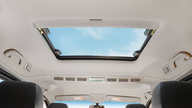 Para a turma de trás, teto solar e ajustes de ar | <a href="https://gutenberg.quatrorodas.abril.com.br/carros/impressoes/jac-t8-800521.shtml" target="_blank" rel="migration">Leia mais</a> Para a turma de trás, teto solar e ajustes de ar | <a href="https://gutenberg.quatrorodas.abril.com.br/carros/impressoes/jac-t8-800521.shtml" target="_blank" rel="migration">Leia mais</a>
