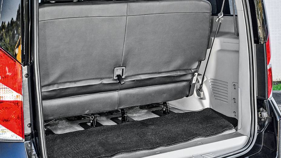 Bom porta-malas até com todos a bordo | <a href="https://gutenberg.quatrorodas.abril.com.br/carros/impressoes/jac-t8-800521.shtml" target="_blank" rel="migration">Leia mais</a>