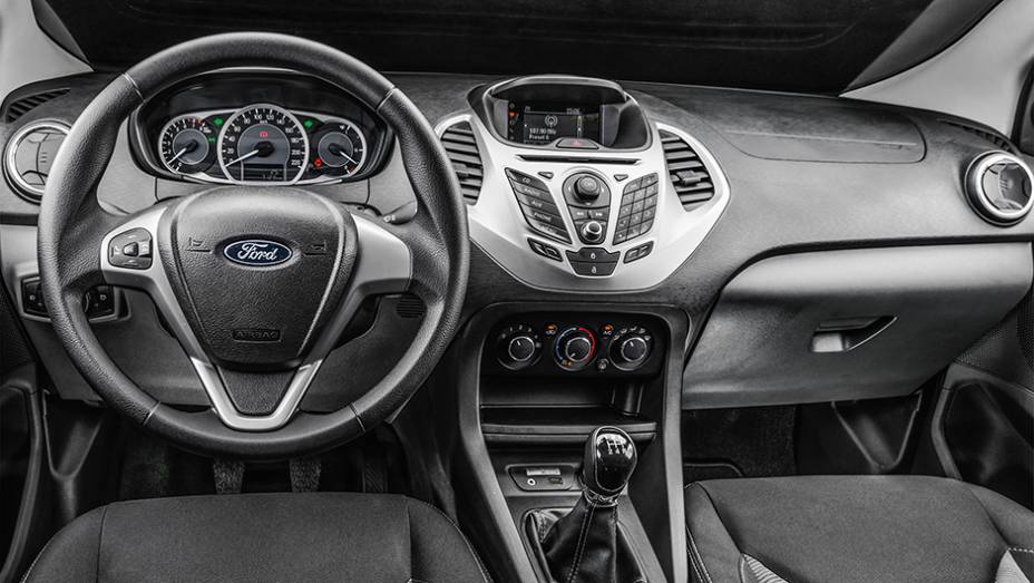 Interior tem acabamento no (bom) nível do Hyundai HB20 | <a href="https://gutenberg.quatrorodas.abril.com.br/carros/testes/novo-ford-ka-795762.shtml" rel="migration">Leia mais</a>