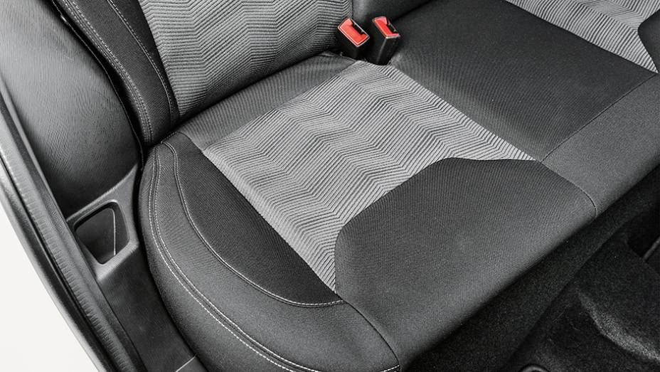  buraco no banco traseiro | <a href="https://gutenberg.quatrorodas.abril.com.br/carros/testes/novo-ford-ka-795762.shtml" rel="migration">Leia mais</a>