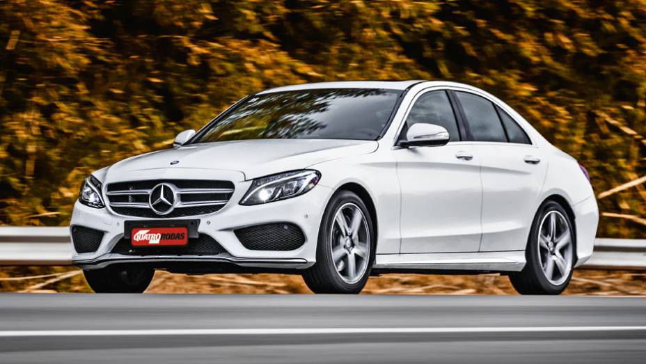 Design criado para unir o clássico e o moderno | <a href="https://gutenberg.quatrorodas.abril.com.br/carros/testes/mercedes-benz-c-250-sport-802663.shtml" target="_blank" rel="migration">Leia mais</a>