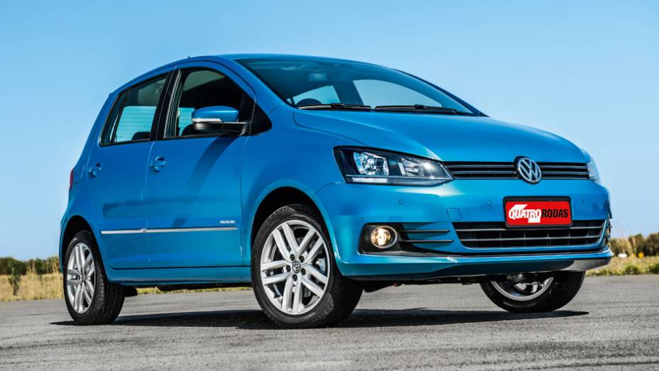 Grade, faróis e para-choque remetem ao Golf | <a href="https://gutenberg.quatrorodas.abril.com.br/carros/impressoes/volkswagen-fox-ed-9-2014-802701.shtml" target="_blank" rel="migration">Leia mais</a>