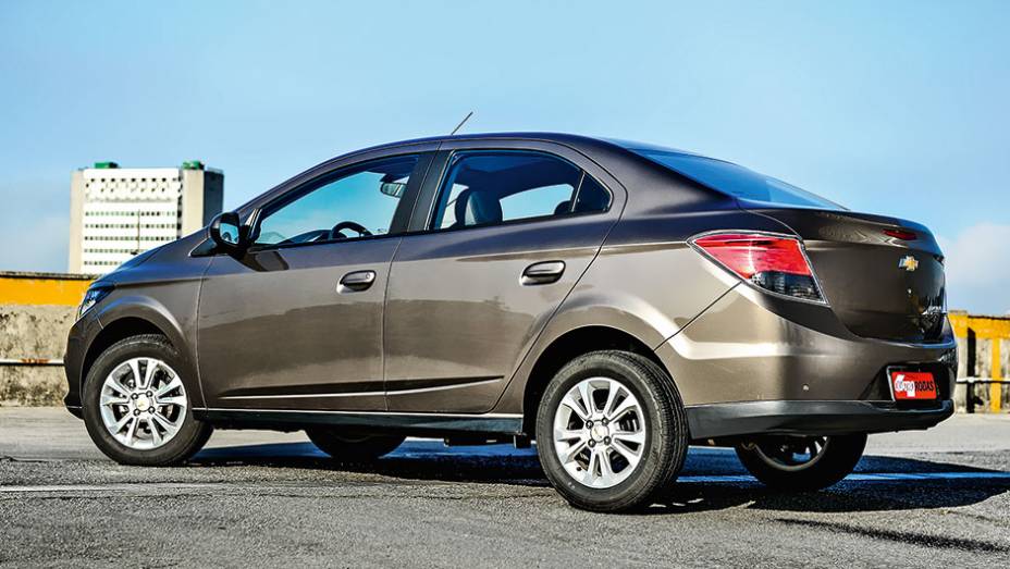 As rodas são de aro 15 | <a href="https://gutenberg.quatrorodas.abril.com.br/carros/comparativos/ka-x-prisma-x-voyage-x-grand-siena-806201.shtml" target="_blank" rel="migration">Leia mais</a>