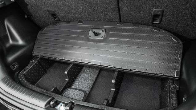Assoalho do bagageiro esconde nichos para objetos | <a href="https://gutenberg.quatrorodas.abril.com.br/carros/testes/kia-soul-ed-9-2014-802652.shtml" target="_blank" rel="migration">Leia mais</a> Assoalho do bagageiro esconde nichos para objetos | <a href="https://gutenberg.quatrorodas.abril.com.br/carros/testes/kia-soul-ed-9-2014-802652.shtml" target="_blank" rel="migration">Leia mais</a>