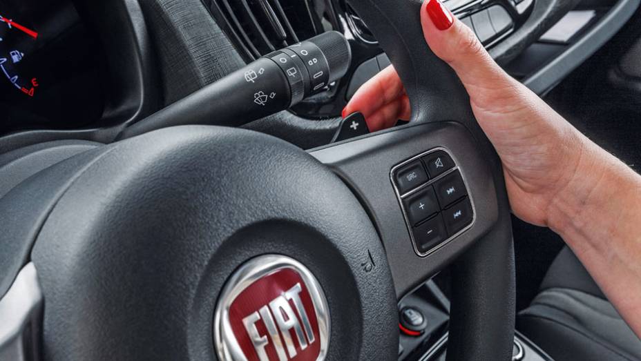 Dualogic agora &eacute; acionado por bot&atilde;o... | <a href="https://gutenberg.quatrorodas.abril.com.br/carros/impressoes/fiat-uno-evolution-1-4-802577.shtml" target="_blank" rel="migration">Leia mais</a>
