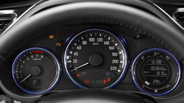 Relógios contam com moldura iluminada | <a href="https://gutenberg.quatrorodas.abril.com.br/carros/testes/honda-city-807297.shtml" target="_blank" rel="migration">Leia mais</a> Relógios contam com moldura iluminada | <a href="https://gutenberg.quatrorodas.abril.com.br/carros/testes/honda-city-807297.shtml" target="_blank" rel="migration">Leia mais</a>
